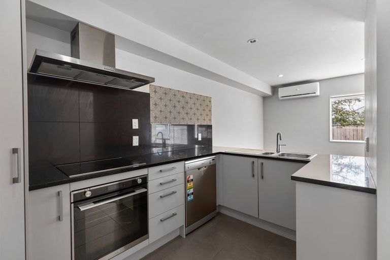 Photo of property in 6/45a Swanson Road, Henderson, Auckland, 0610