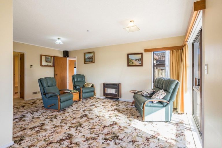 Photo of property in 25a Latitude Close, Whitby, Porirua, 5024