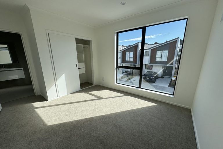 Photo of property in 15 Mahalo Avenue, Wiri, Auckland, 2104