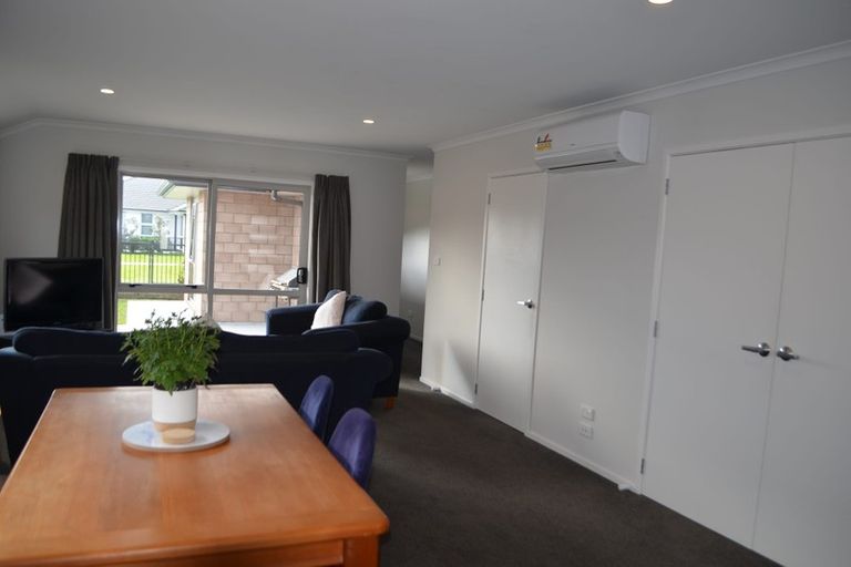 Photo of property in 16 Naeo Close, Papamoa Beach, Papamoa, 3118