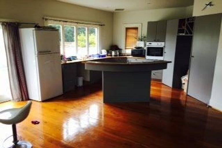 Photo of property in 3 Queen Street, Coalgate, 7673