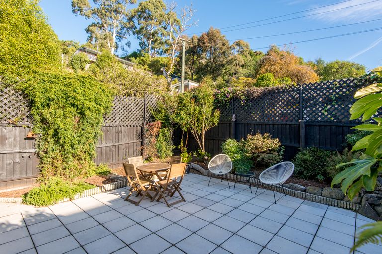 Photo of property in 2/37 Augusta Street, Redcliffs, Christchurch, 8081