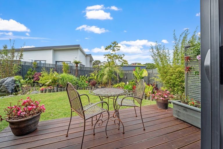 Photo of property in 39 Surf View Crescent, Red Beach, 0932