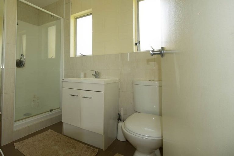 Photo of property in 2/138 Rangatira Road, Beach Haven, Auckland, 0626