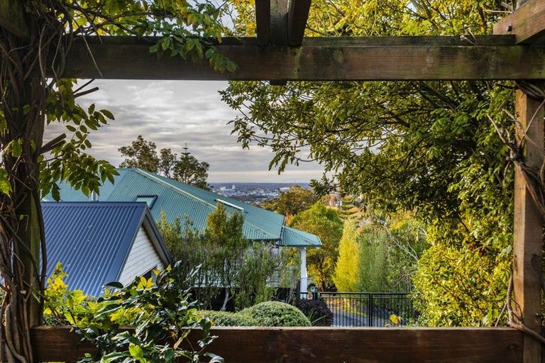 Photo of property in 97 Hackthorne Road, Cashmere, Christchurch, 8022