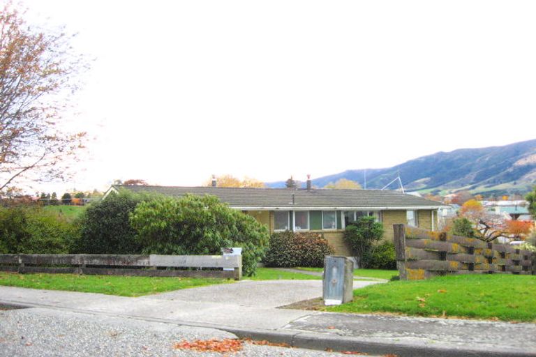 Photo of property in 13 Sherwood Place, Tapanui, 9522