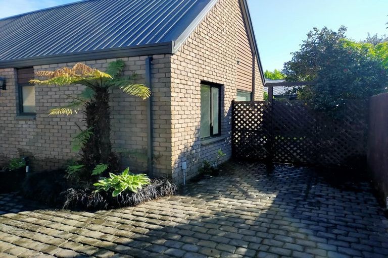 Photo of property in 2/40 Sabys Road, Halswell, Christchurch, 8025