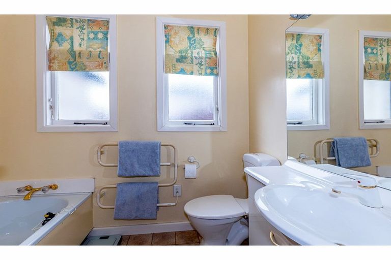 Photo of property in 142 Douglas Street, Highfield, Timaru, 7910