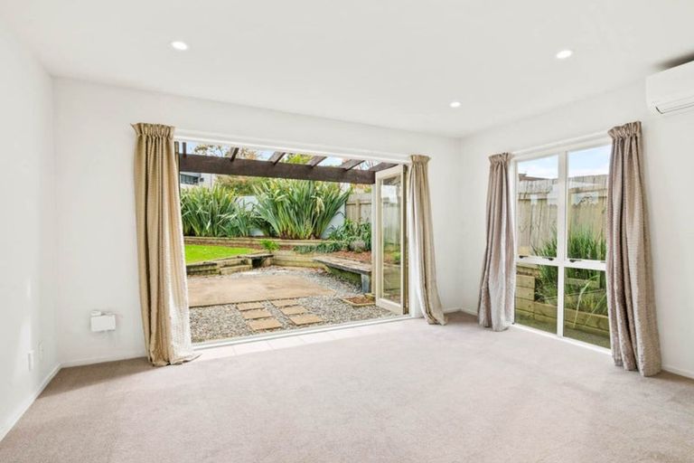 Photo of property in 2/6 Nile Road, Milford, Auckland, 0620