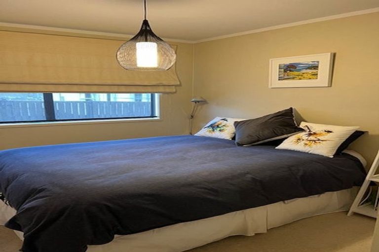 Photo of property in 2/56 Ridgemount Rise, Mangere Bridge, Auckland, 2022