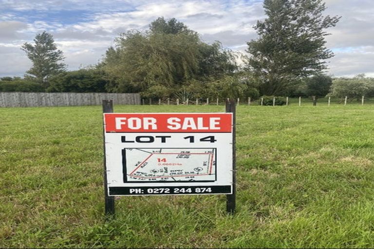 Photo of property in 3 Molesworth Street, Carterton, 5713