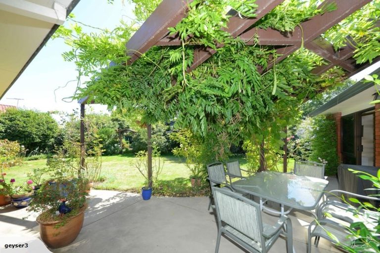 Photo of property in 25d Ramore Place, Redwood, Christchurch, 8051