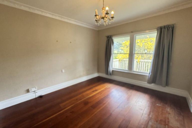 Photo of property in 27 Tawa Terrace, Tawa, Wellington, 5028