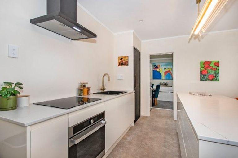 Photo of property in 2/39 Central Avenue, Avenues, Whangarei, 0110