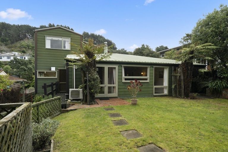 Photo of property in 10 Turriff Crescent, Tawa, Wellington, 5028