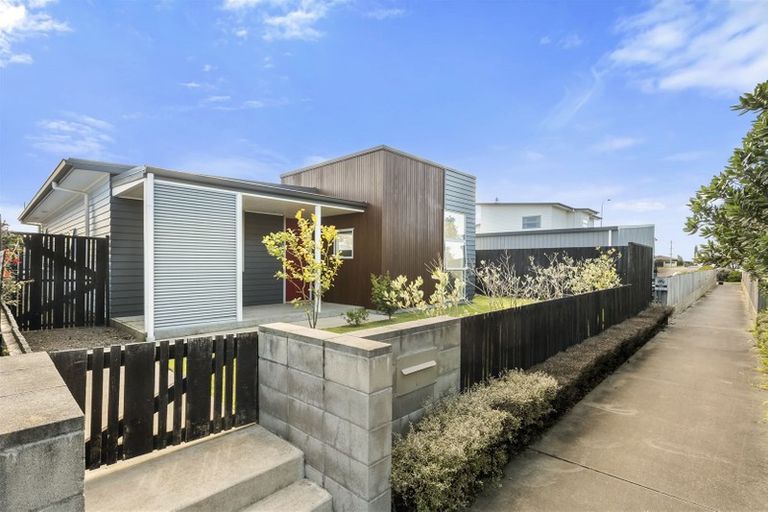 Photo of property in 11 Coprosma Close, Papamoa Beach, Papamoa, 3118