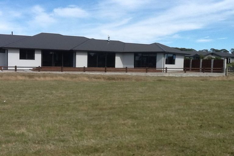 Photo of property in 10 Hanalin Drive, Marton, 4710