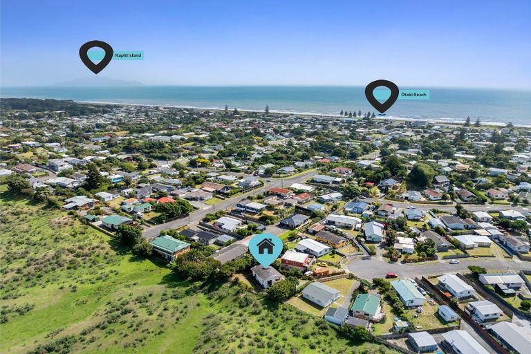 Photo of property in 19 Colenso Place, Otaki Beach, Otaki, 5512
