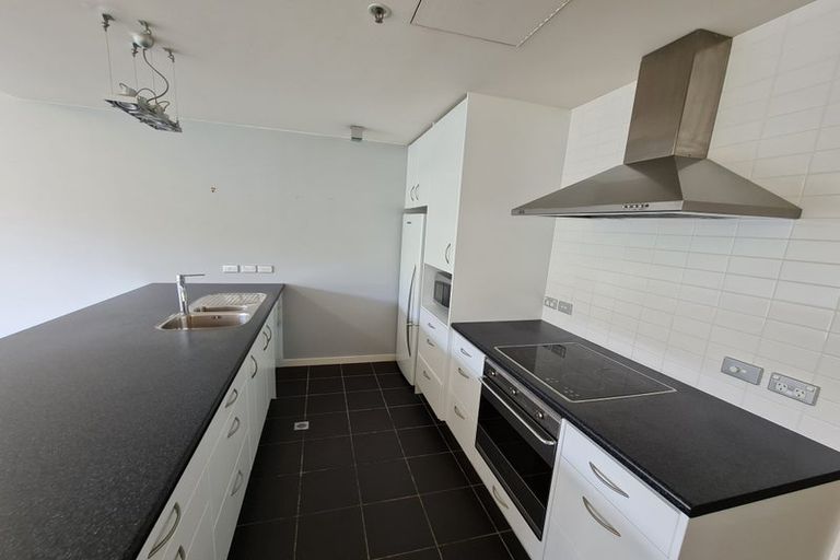 Photo of property in Montreaux Apartments, 8a/164 The Terrace, Wellington Central, Wellington, 6011