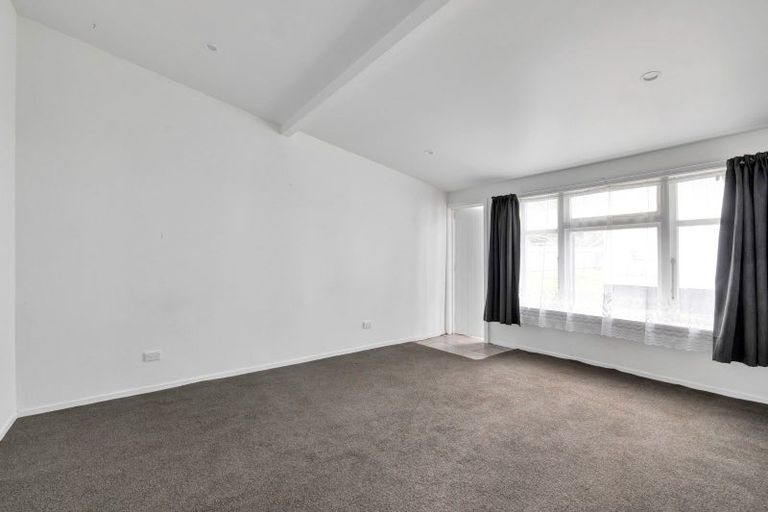 Photo of property in 76 South Road, Manaia, 4612