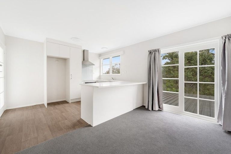 Photo of property in 194 Don Buck Road, Massey, Auckland, 0614