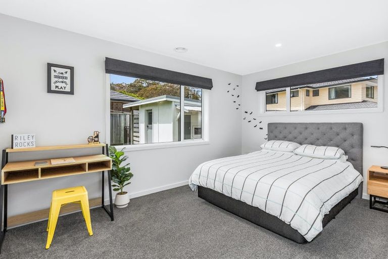 Photo of property in 28 Banks Boulevard, Whitby, Porirua, 5024