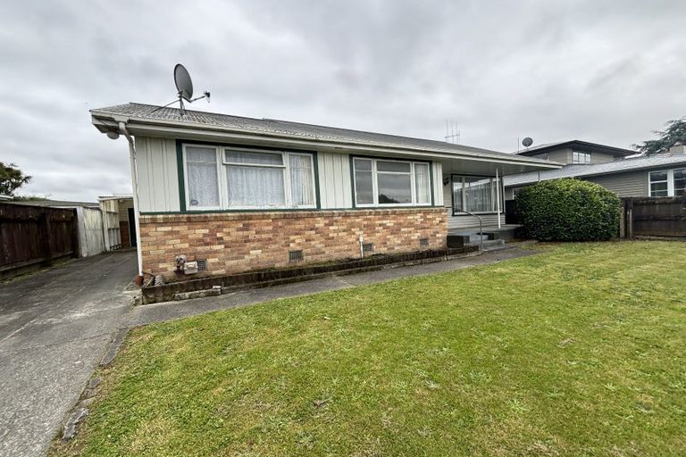 Photo of property in 21 Galway Avenue, Hokowhitu, Palmerston North, 4410