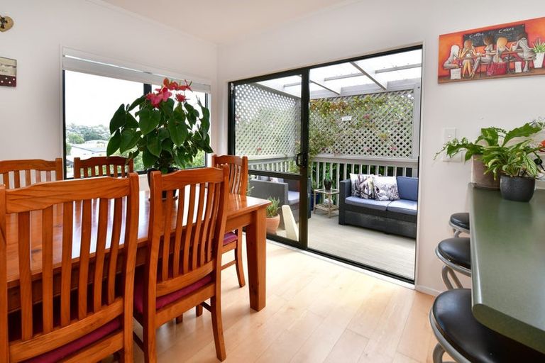 Photo of property in 1/12 Sundown Avenue, Manly, Whangaparaoa, 0930