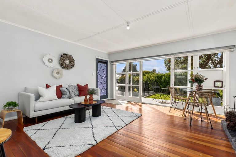 Photo of property in 2 Coleman Street, Paraparaumu, 5032