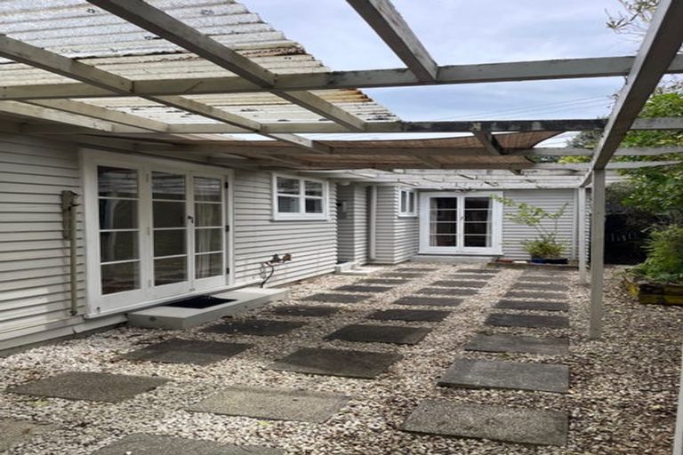 Photo of property in 55 Forrest Hill Road, Milford, Auckland, 0620