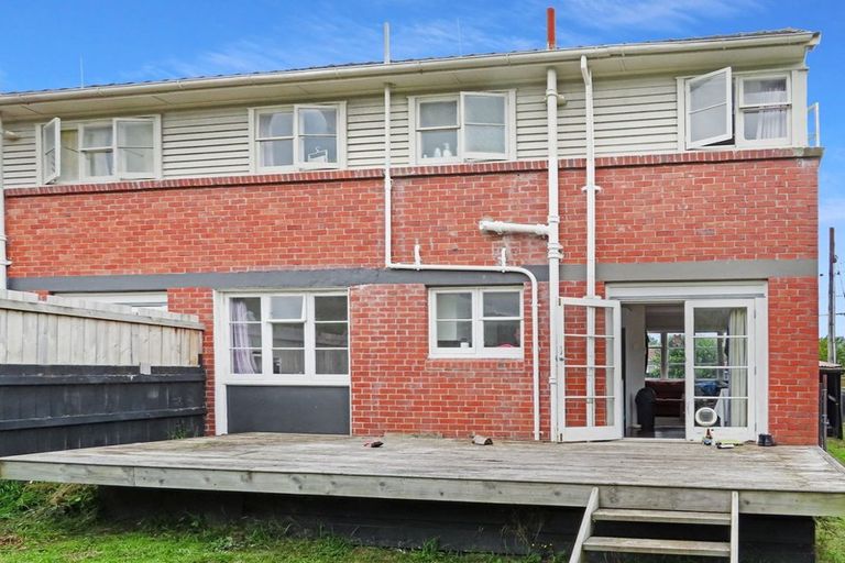 Photo of property in 370 Waiwhetu Road, Fairfield, Lower Hutt, 5011
