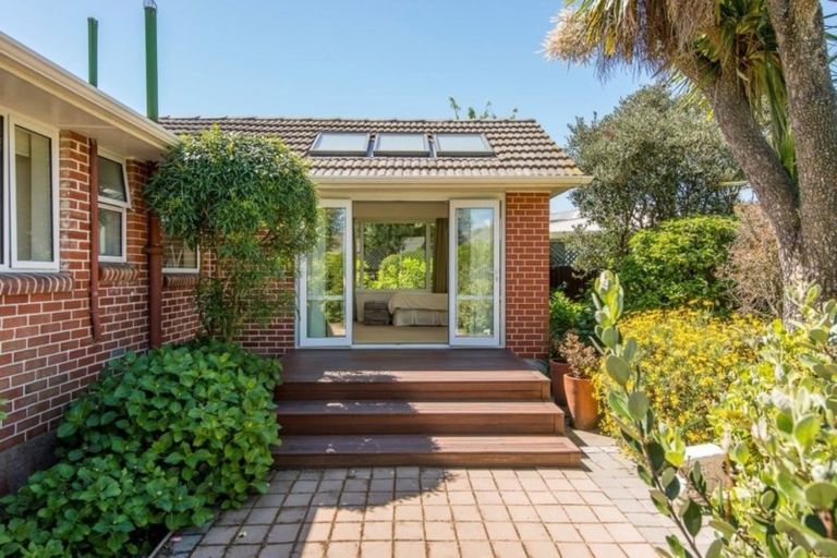 Photo of property in 7 Chilcombe Street, Ilam, Christchurch, 8041