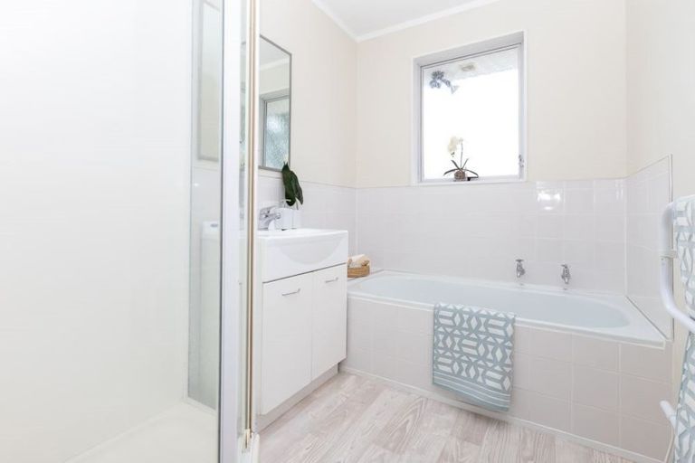 Photo of property in 392 Kahikatea Drive, Dinsdale, Hamilton, 3204