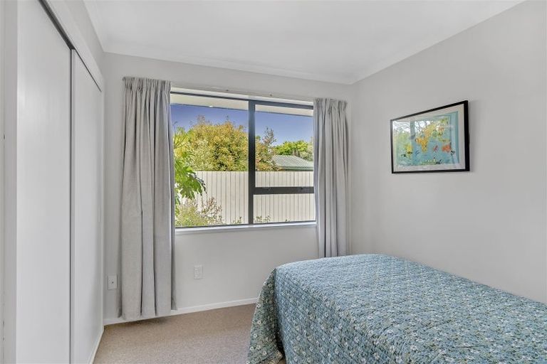 Photo of property in 15 Tyndale Place, Ilam, Christchurch, 8041