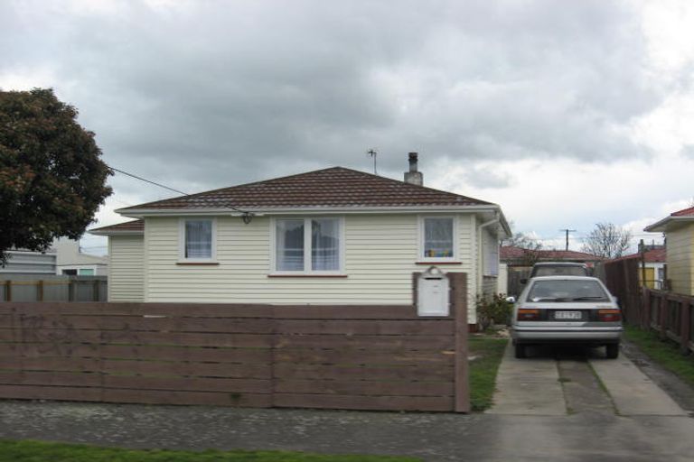 Photo of property in 64 Stuart Crescent, Masterton, 5810