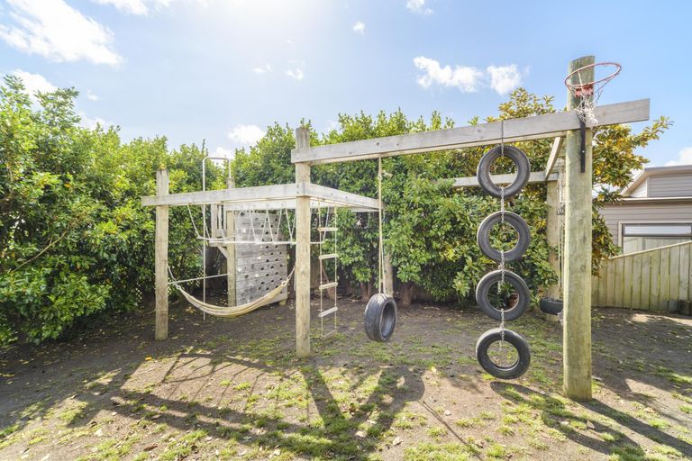 Photo of property in 146 Ruapehu Drive, Fitzherbert, Palmerston North, 4410