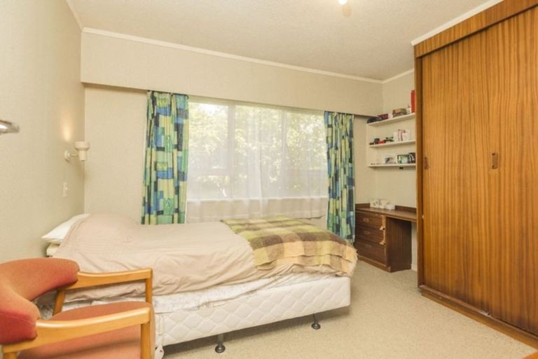 Photo of property in 11 Ross Avenue, Glenfield, Auckland, 0629
