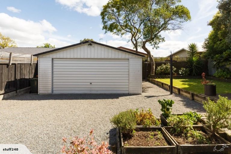 Photo of property in 8 Stewart Crescent, Hokowhitu, Palmerston North, 4410