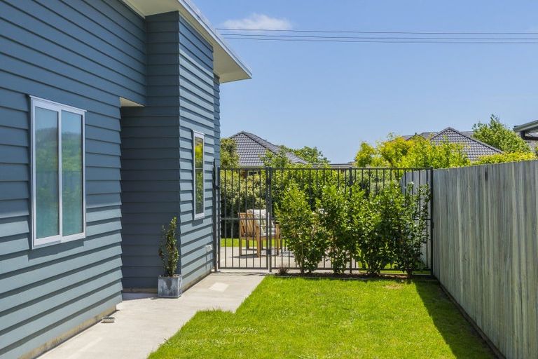 Photo of property in 17 Mahia Lane, Waikanae, 5036