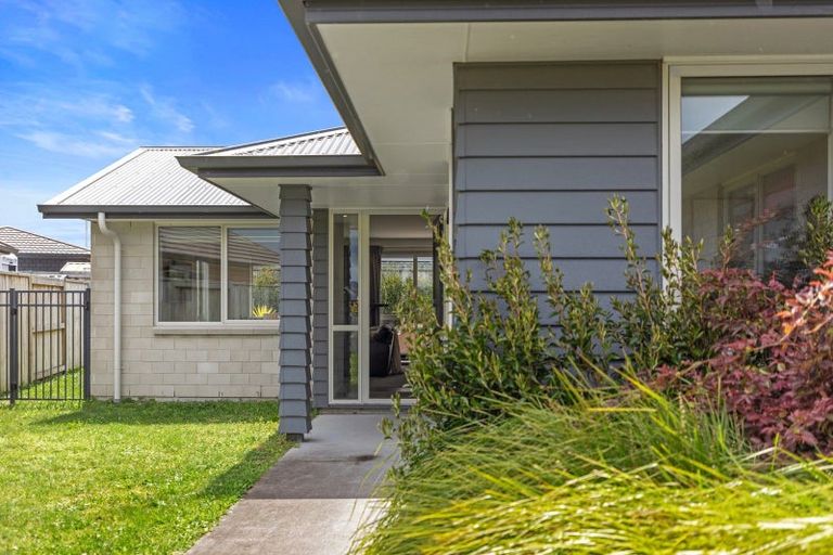 Photo of property in 110 Puhirake Crescent, Pyes Pa, Tauranga, 3112