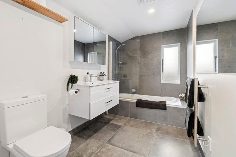 Photo of property in 190 Great South Road, Drury, 2113