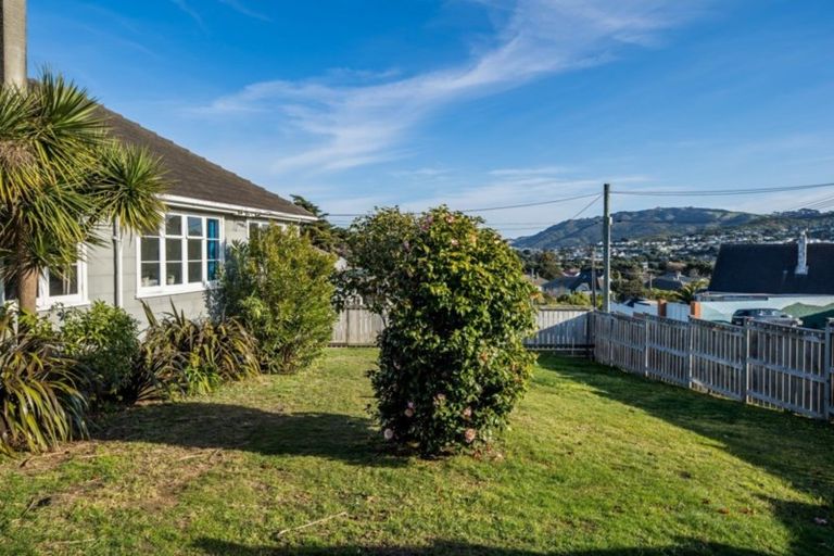 Photo of property in 32 Jillett Street, Titahi Bay, Porirua, 5022