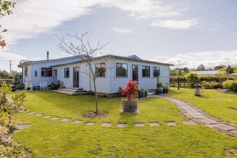 Photo of property in 100 Cole Street, Dannevirke, 4930