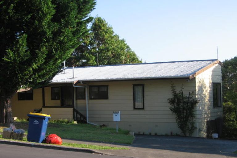 Photo of property in 24 Oaktree Avenue, Browns Bay, Auckland, 0630