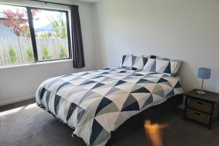 Photo of property in 10 Rua Street, Albert Town, Wanaka, 9305