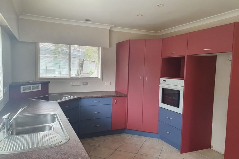 Photo of property in 100 Clevedon Road, Papakura, 2110