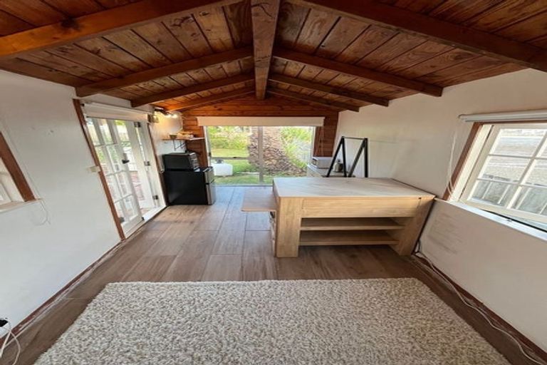 Photo of property in 19 Ferry Parade, Herald Island, Auckland, 0618