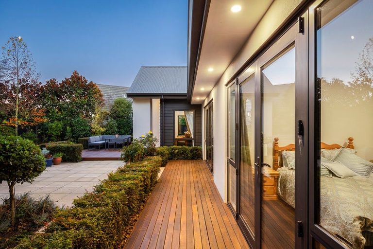 Photo of property in 10 Glen Bridge Lane, Harewood, Christchurch, 8051