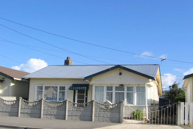 Photo of property in 15 Collins Street, Petone, Lower Hutt, 5012