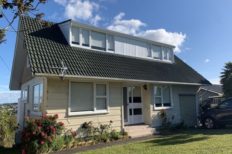 Photo of property in 72a Carlisle Road, Browns Bay, Auckland, 0632